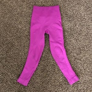 LULU LEMON CROPPED PANTS